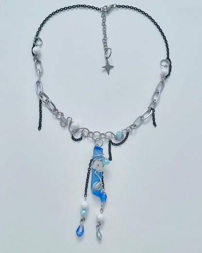 MIDNIGHT BLOOM Necklace